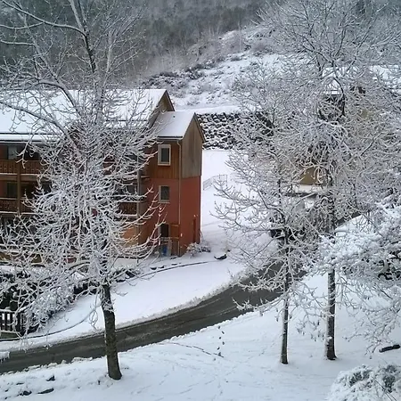 アパートホテル Vacanceole - Le Domaine De La Vallee D'ax アクス・レ・テルム