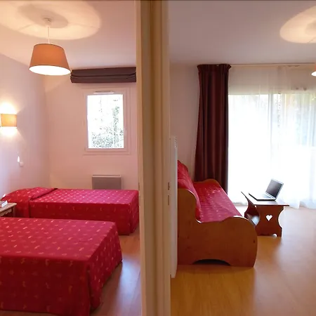 Hotel apartamentowy Vacanceole - Le Domaine De La Vallee D'ax 3*